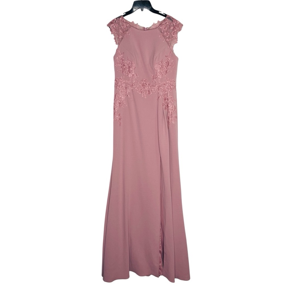 Elegant Dusty Rose Lace Appliqué Sleeveless Evening Gown